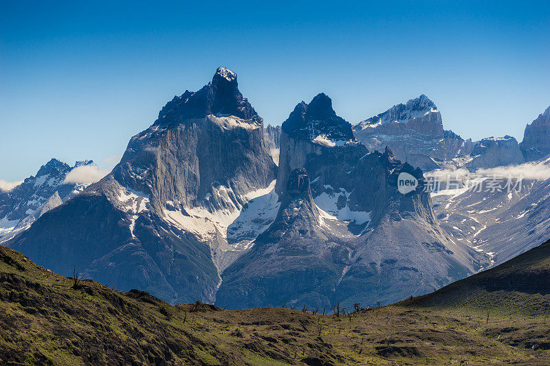 智利巴塔哥尼亚的Cuernos del Paine景观